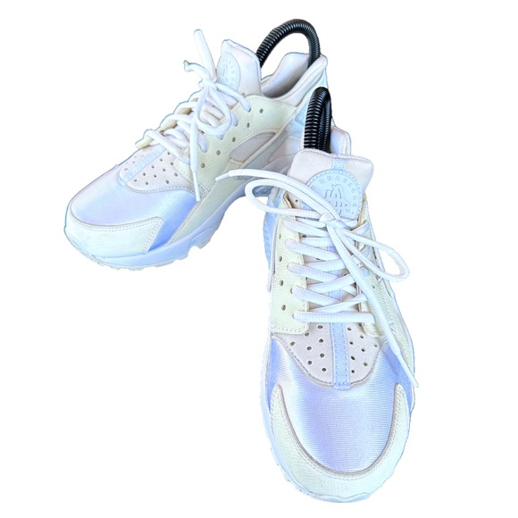 Nike Air Huarache Women’s Athletic Sneakers White / Pure Platinum Size 7 - Picture 5 of 7